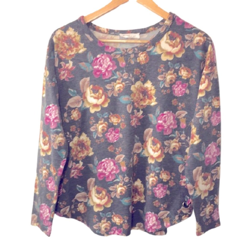 The Line ofStyle  Top Long Sleeve  Floral  Lace-up